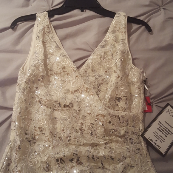 Vince Camuto Dresses & Skirts - Sequined Dress